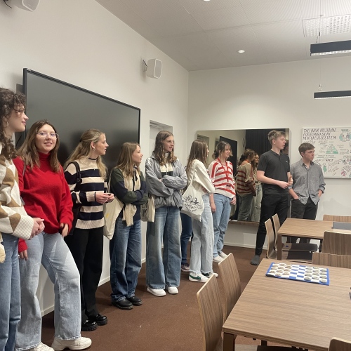 Šveitsi õpilased külas