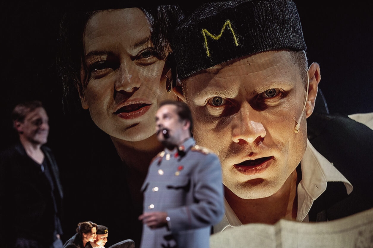 Foto lavastusest_Heikki Leis